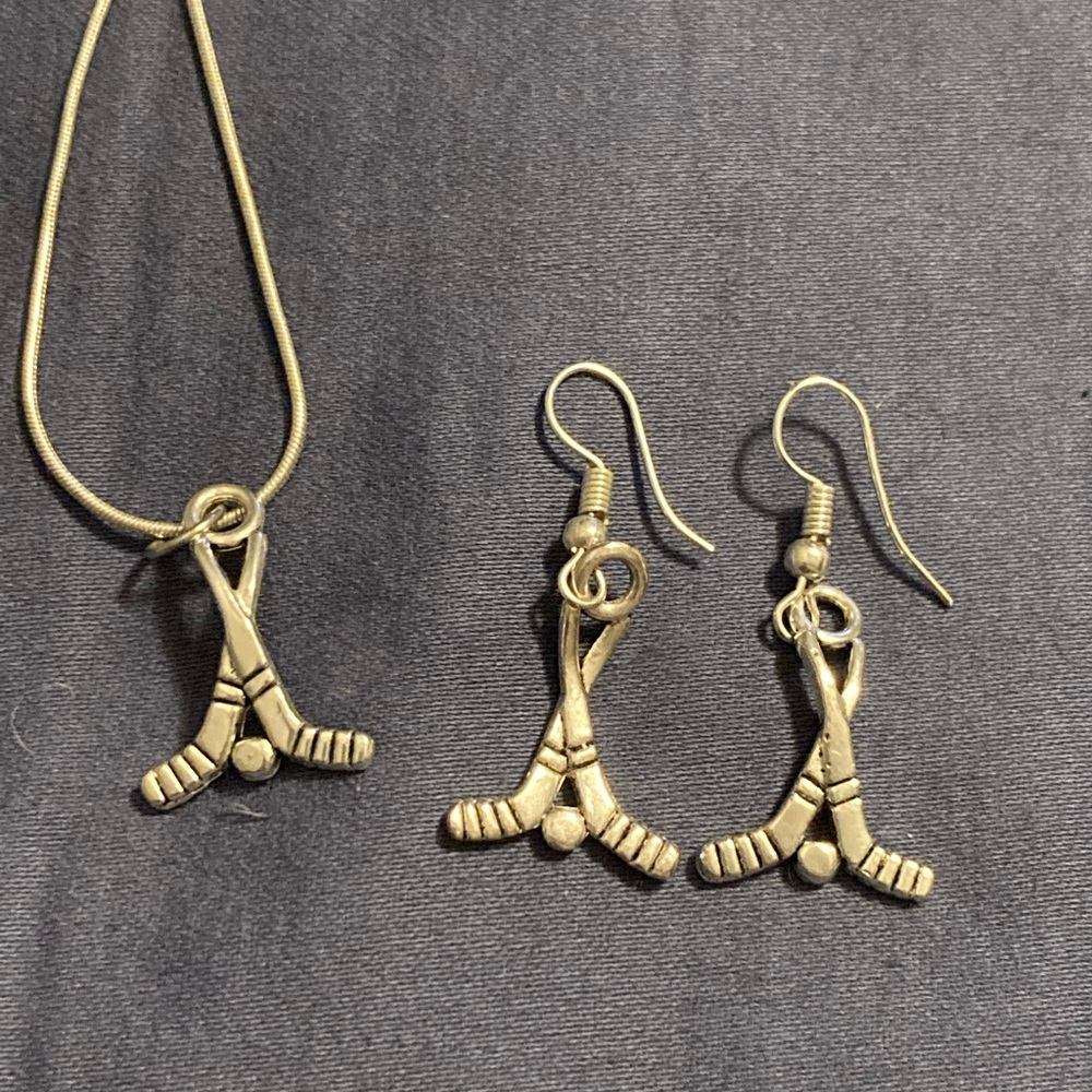 Matching Hockey Fan Earrings and Necklace with Chain